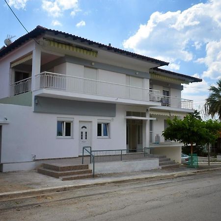 Seaside Apartments Nea Irakleia Extérieur photo