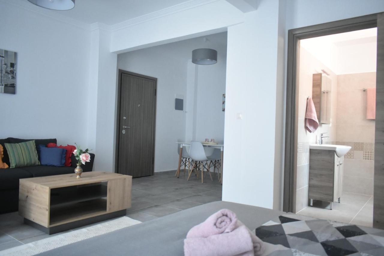 Seaside Apartments Nea Irakleia Extérieur photo