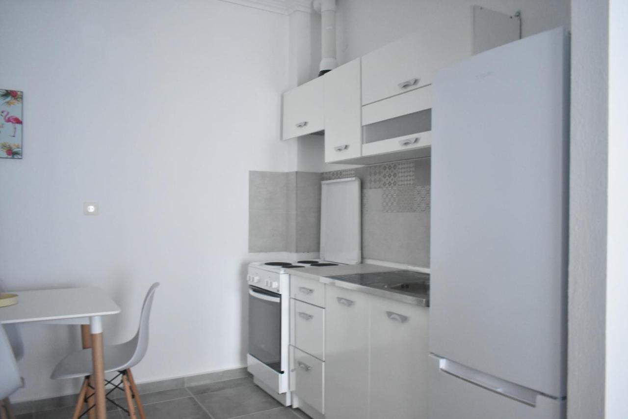 Seaside Apartments Nea Irakleia Extérieur photo