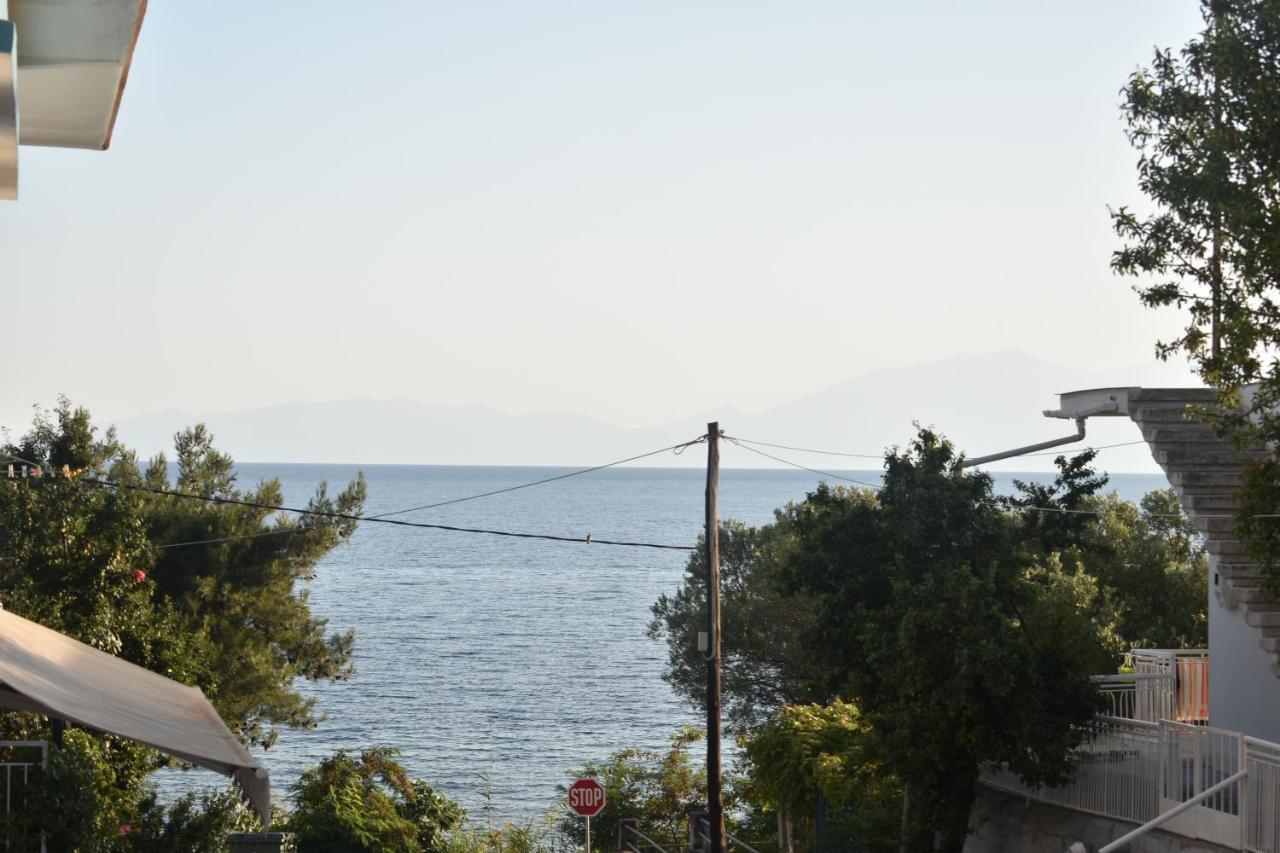 Seaside Apartments Nea Irakleia Extérieur photo