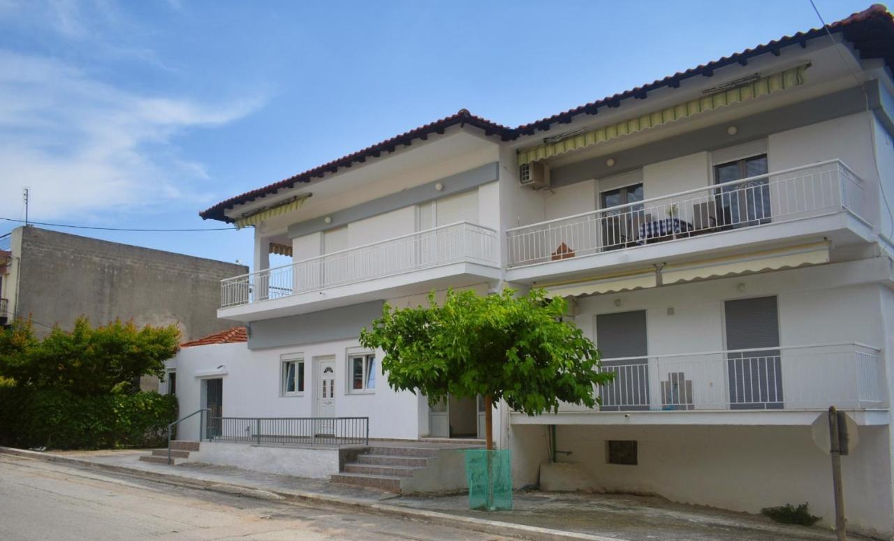 Seaside Apartments Nea Irakleia Extérieur photo