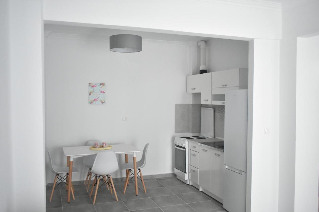Seaside Apartments Nea Irakleia Extérieur photo