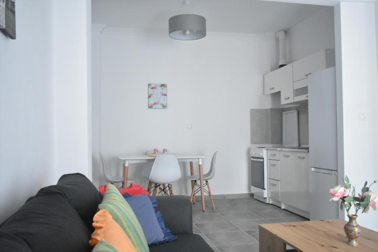 Seaside Apartments Nea Irakleia Extérieur photo