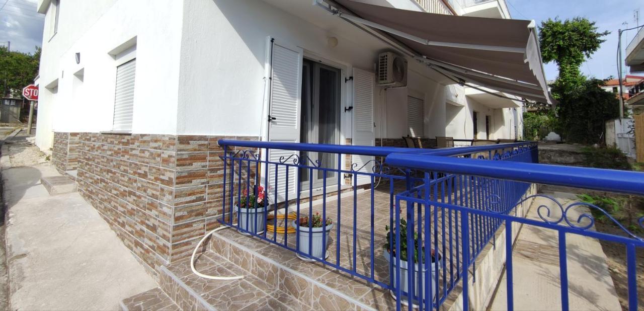 Seaside Apartments Nea Irakleia Extérieur photo