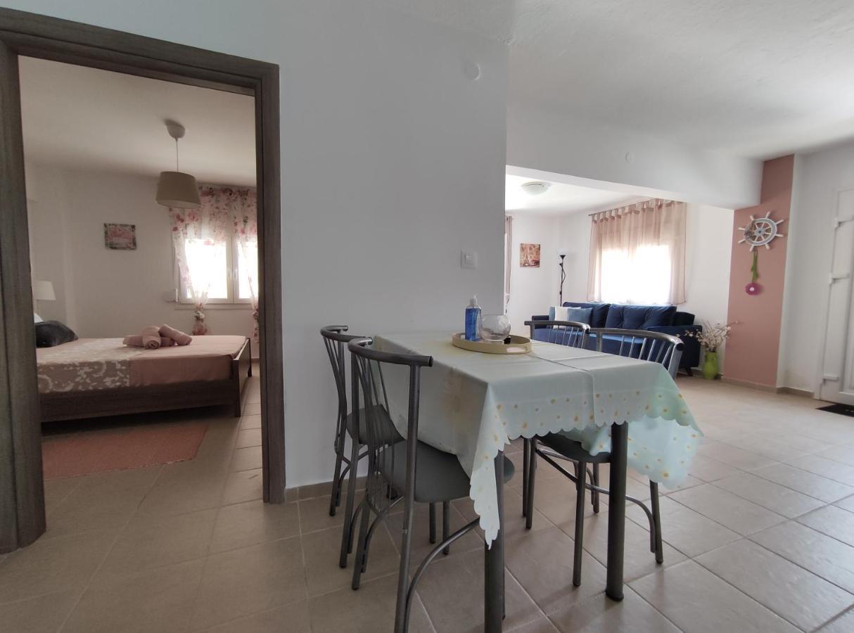 Seaside Apartments Nea Irakleia Extérieur photo