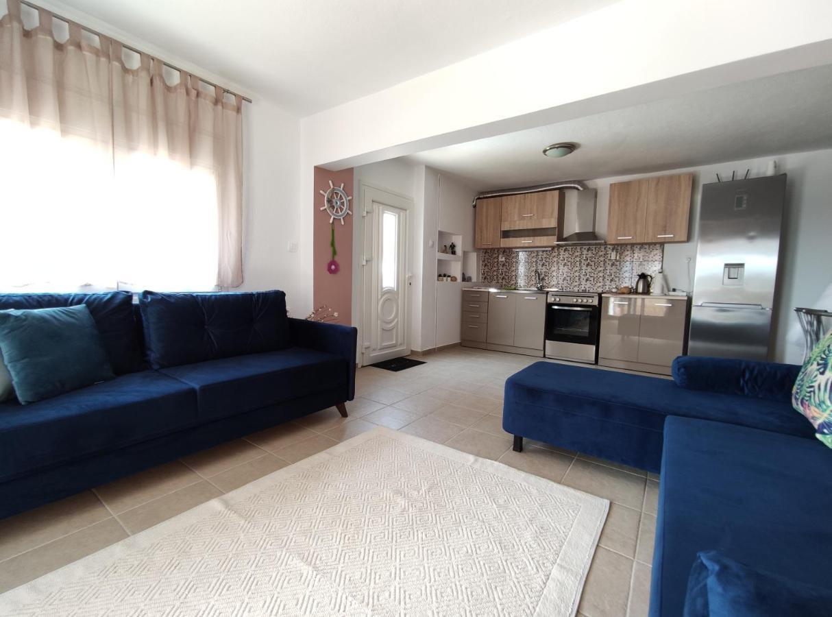 Seaside Apartments Nea Irakleia Extérieur photo