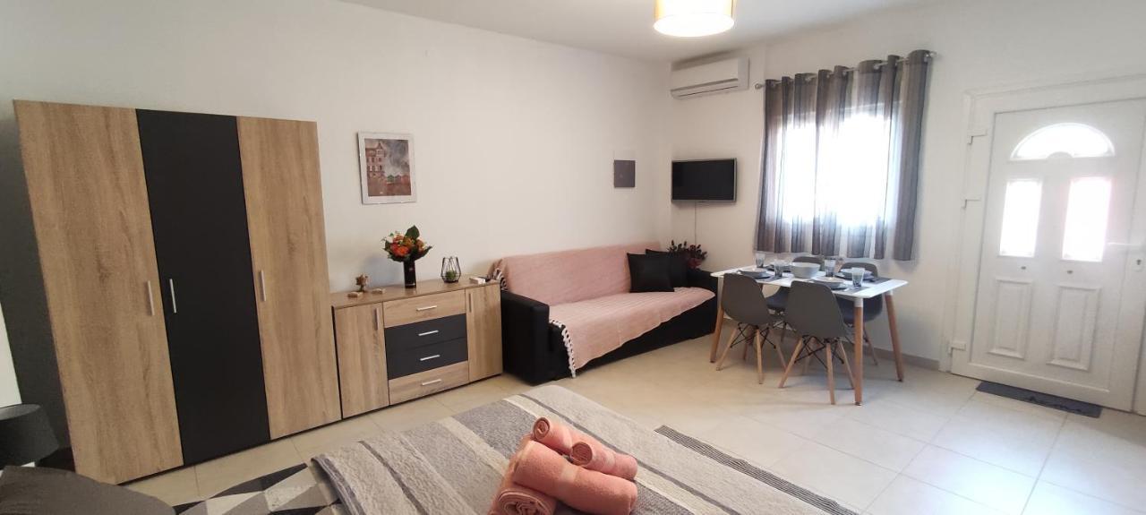 Seaside Apartments Nea Irakleia Extérieur photo