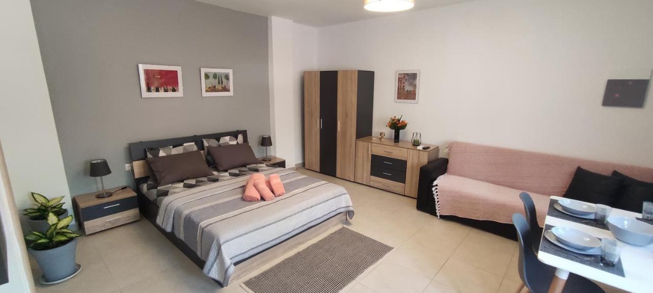 Seaside Apartments Nea Irakleia Extérieur photo